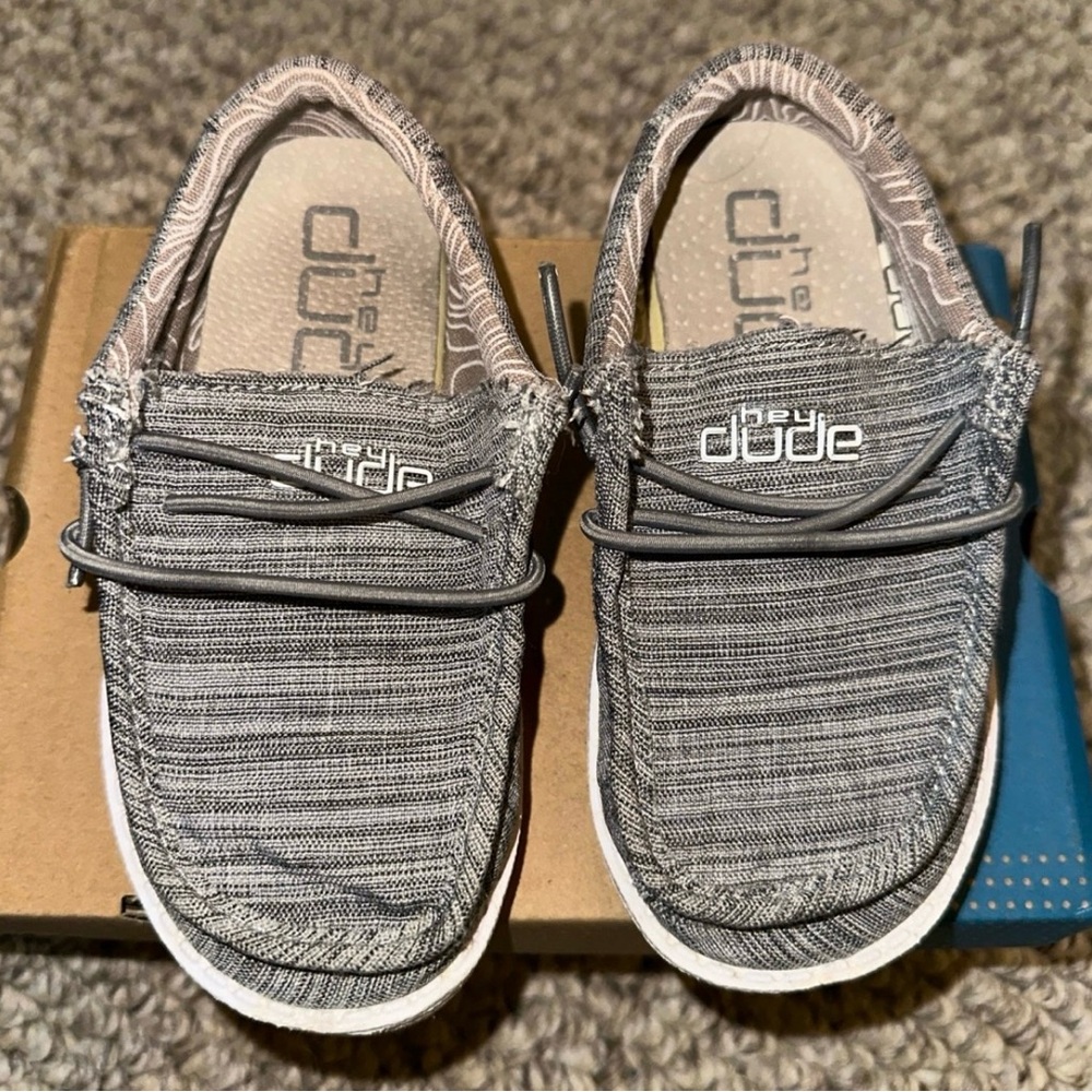 SOLD ON ANOTHER SITE!!* Hey dude toddler grey size 8 shoes